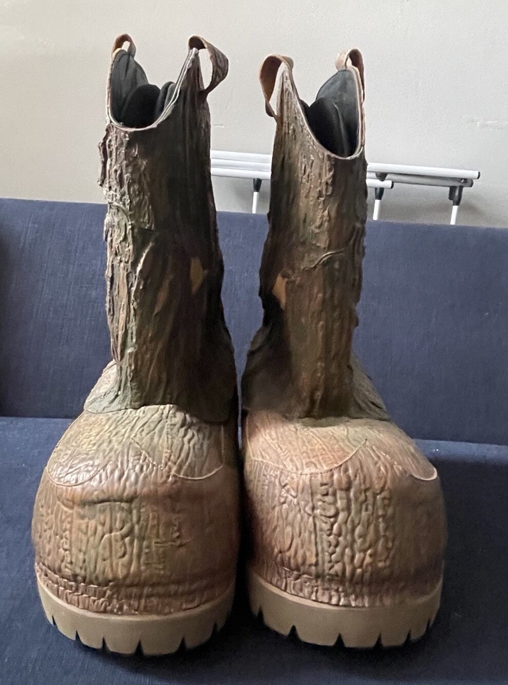Esenes Worldwide Tree Bark Boots Big, Bulky Size 10